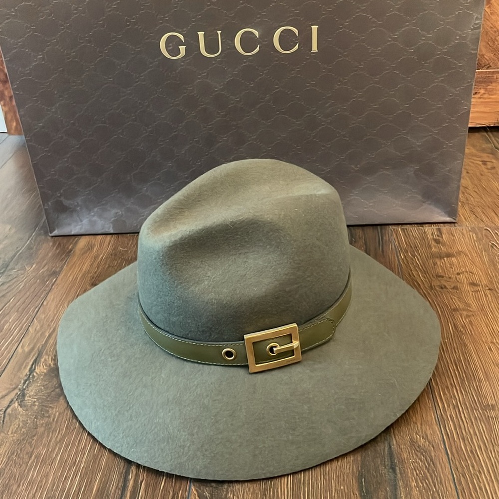 GUCCI Wool and Leather Buckle Hat in Olive Green